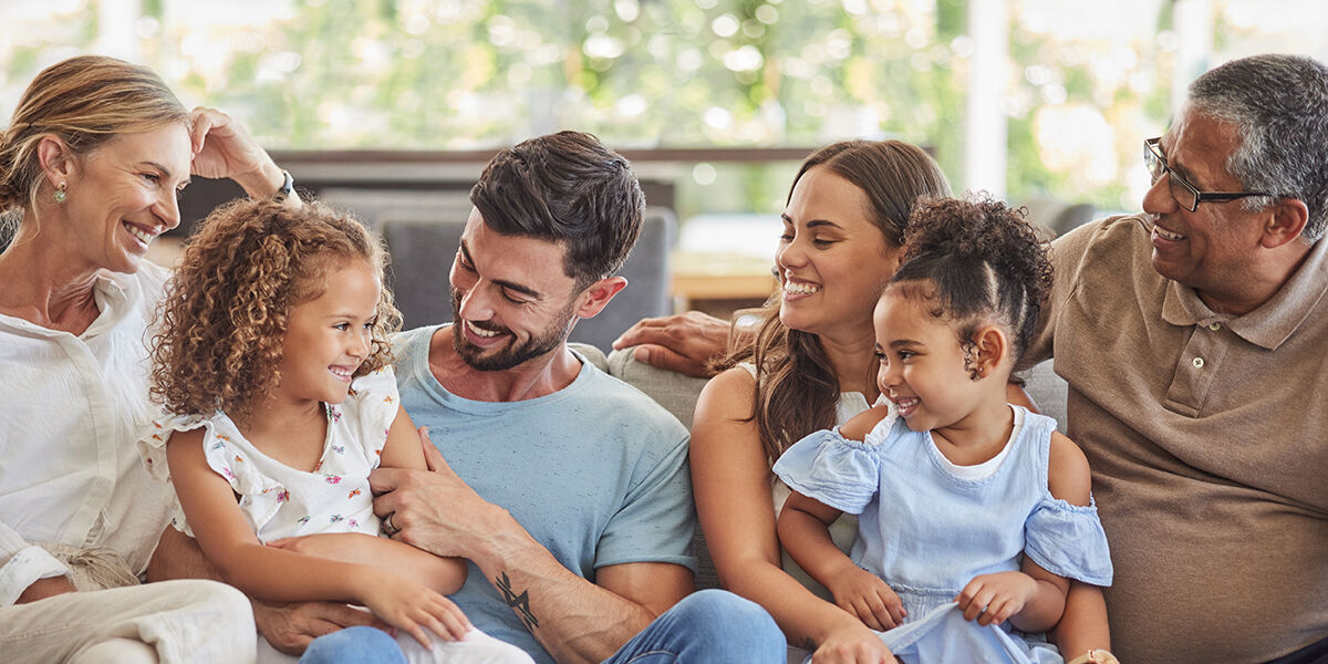 Família feliz protegida pela WELLMAX
